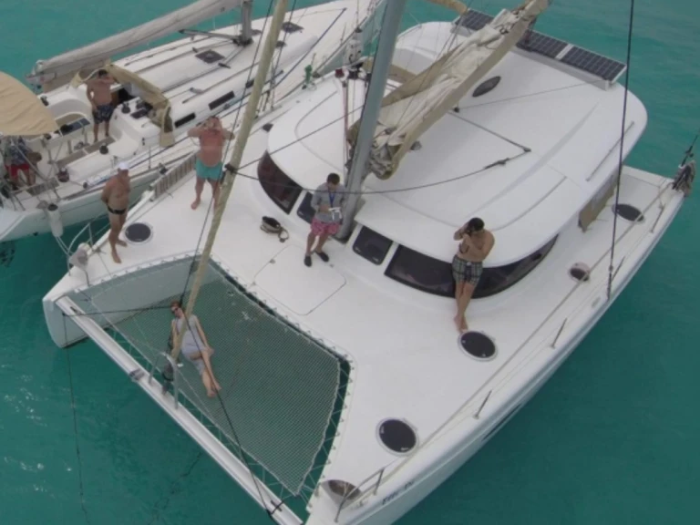Katamaran do wynajmu w Porto Montenegro w najlepszej cenie