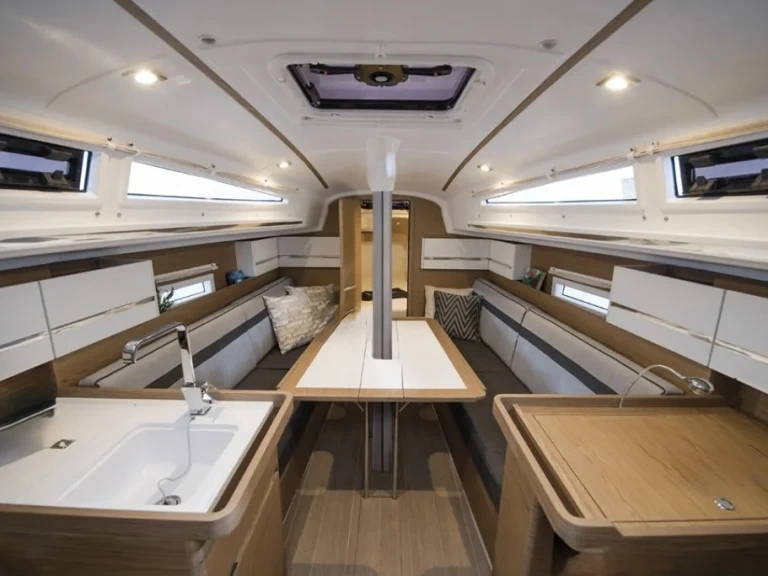 Wynajem Żaglowiec w Marsylia - Elan S3