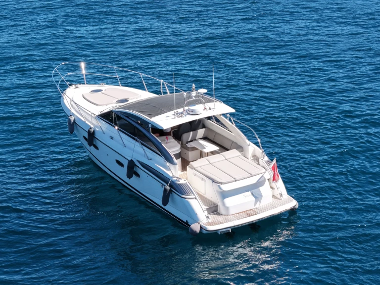 Wynajmij Princess Princess V42 w Villeneuve-Loubet