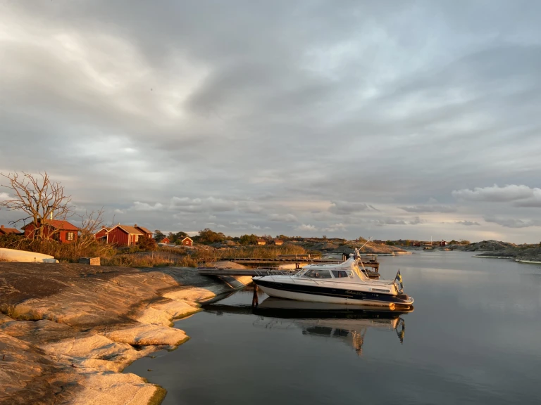Wynajem Motorówka Bella z patentem 