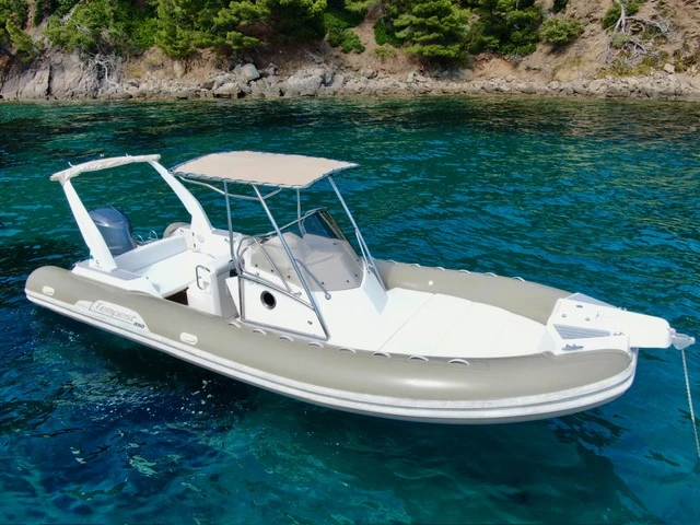 Wynajem w Cavalaire-sur-Mer- Capelli Tempest 850 Open na SamBoat