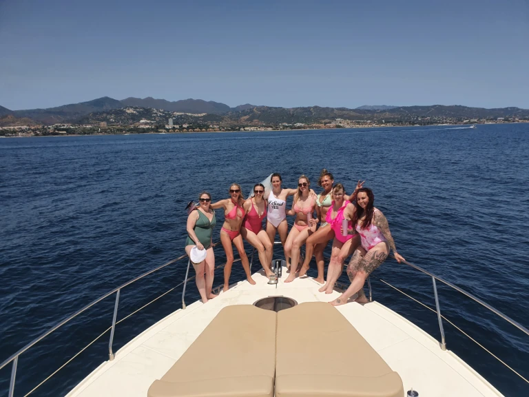 Wynajem Luksusowy jacht Princess z patentem 