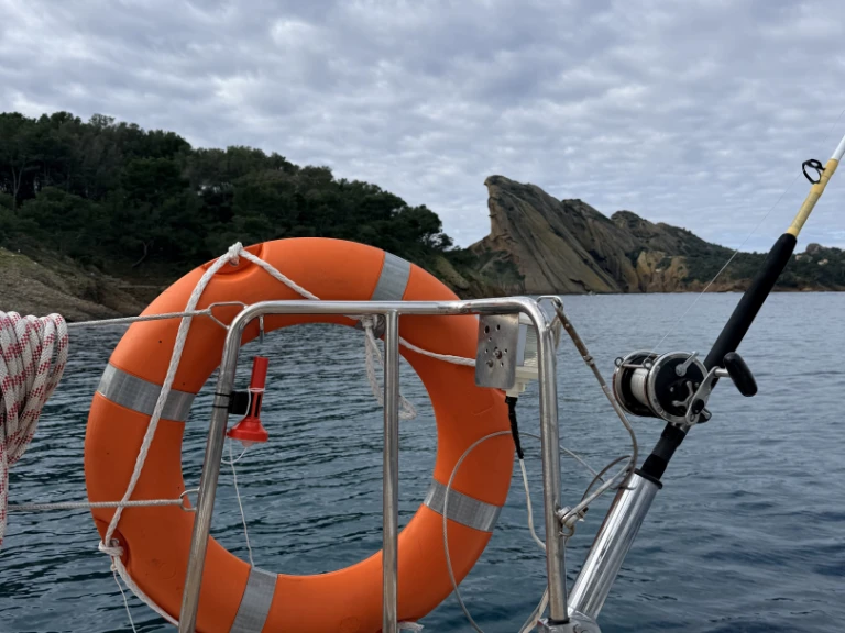 Cnb-Bordeaux lagoon 570 między profesjonalistami a osobami prywatnymi w La Ciotat