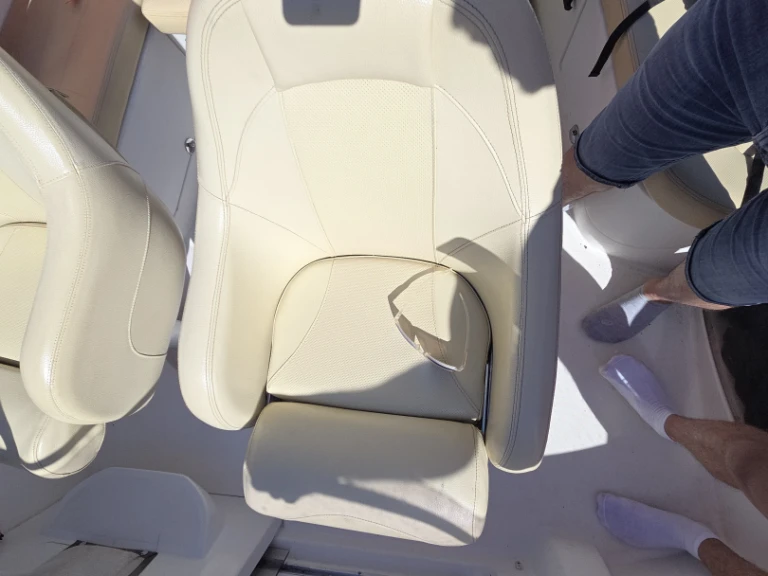 Wynajmij Bénéteau Flyer 650 Sun Deck w Toulon