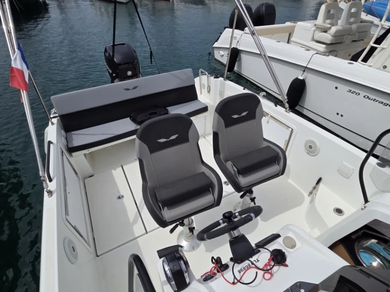 Wynajem łodzi Toulon tanio Flyer 8