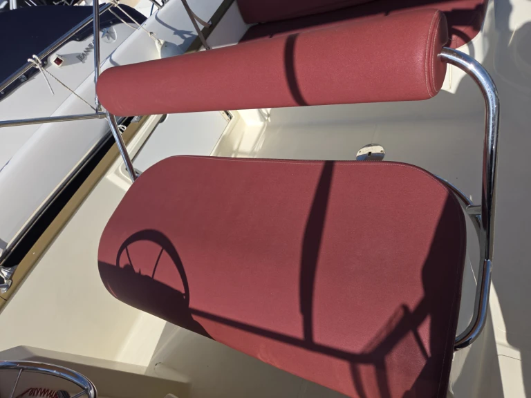 Wynajmij Motorówka z lub bez skippera Rhea w Toulon