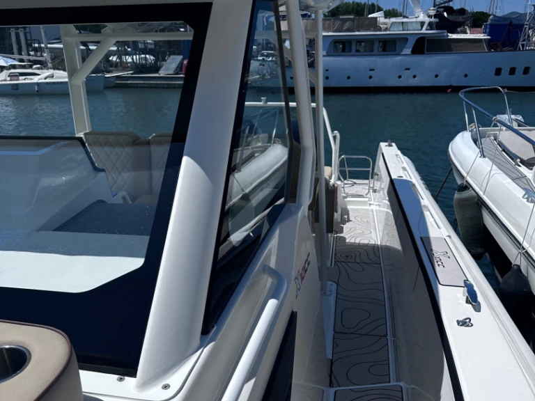 Wynajmij Zodiac X10CC w Cogolin