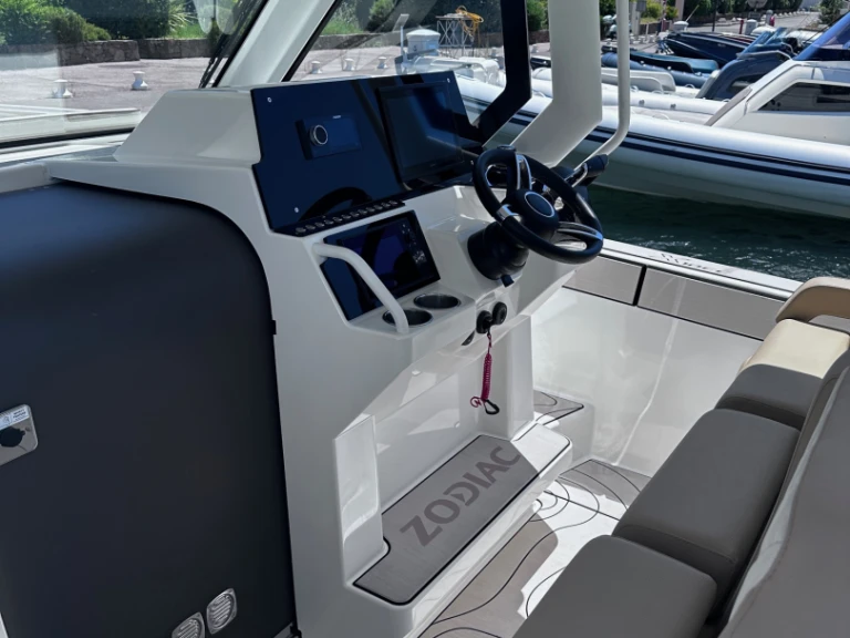 Wynajem łodzi Zodiac X10CC w Cogolin na SamBoat 