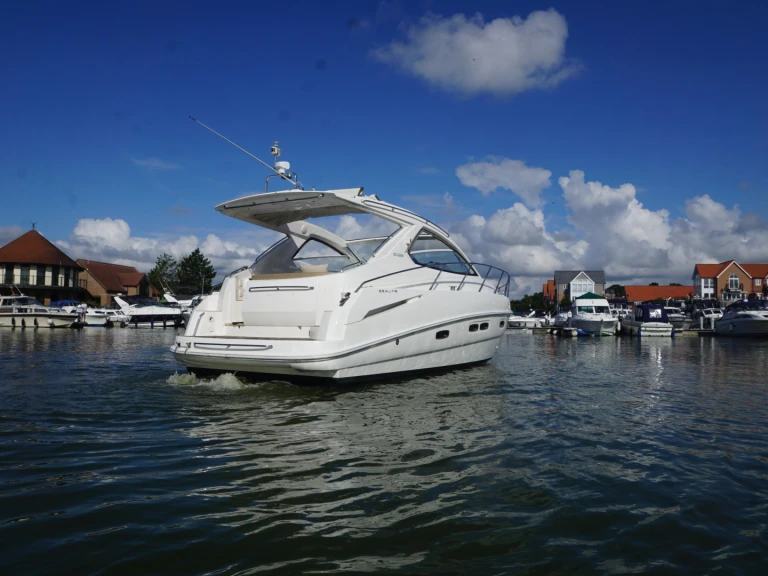 Wynajmij Motorówka z lub bez skippera Sealine w Cannes