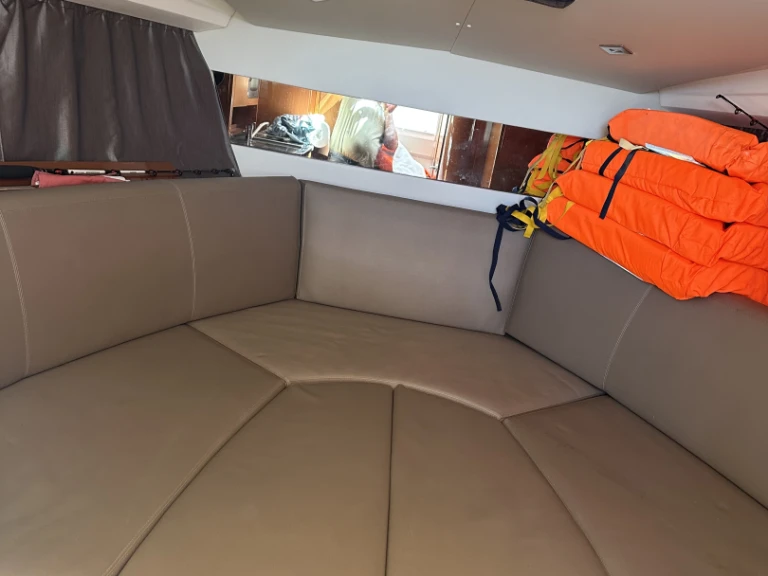 Motorówka do wynajmu w Mandelieu-la-Napoule w najlepszej cenie