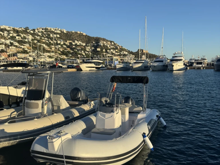 Capelli F130LA między profesjonalistami a osobami prywatnymi w Roses