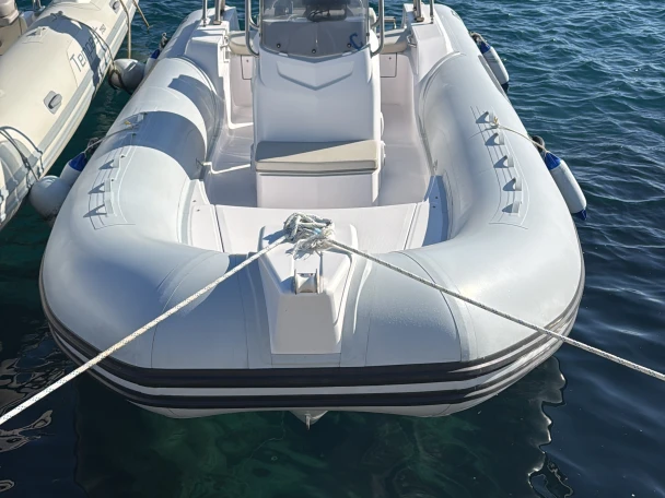 Wynajmij Capelli F130LA w Roses