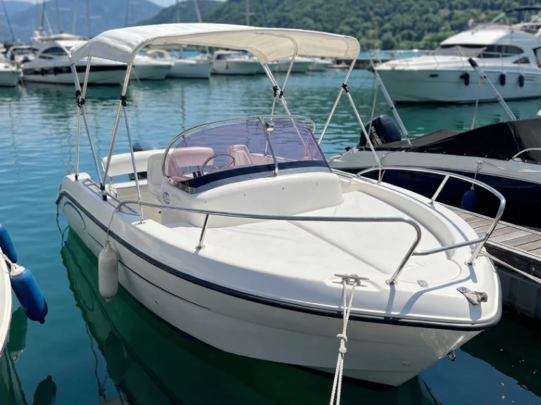 Wynajem łodzi Everset EVEREST SUNDECK 584 w Aix-les-Bains na SamBoat 