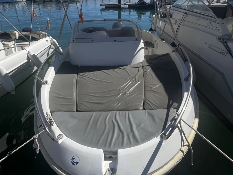 Zodiac Medline 2  między profesjonalistami a osobami prywatnymi w Sitges