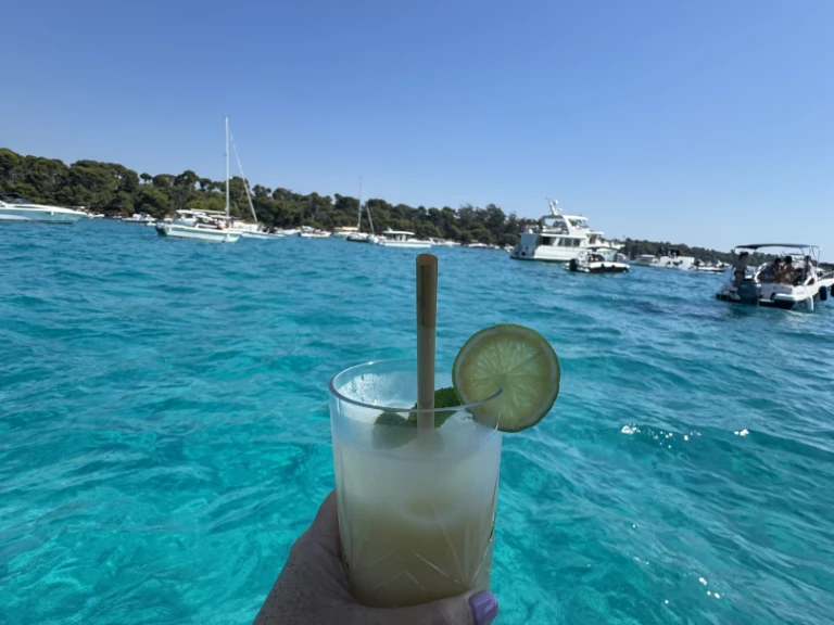 Wynajem łodzi Mandelieu-la-Napoule tanio Activ 755 Sundeck