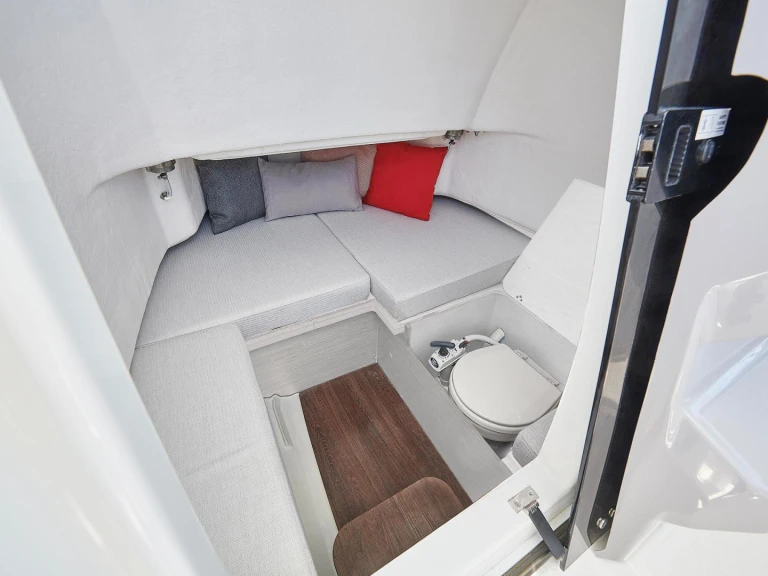 Wynajmij Motorówka z lub bez skippera Jeanneau w Rapallo