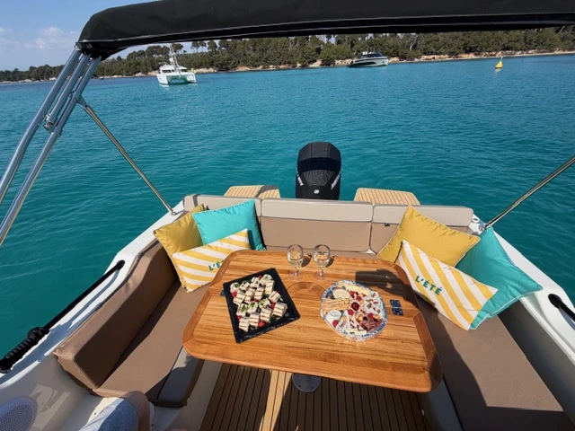 Wynajem łodzi Mandelieu-la-Napoule tanio Activ 755 Sundeck