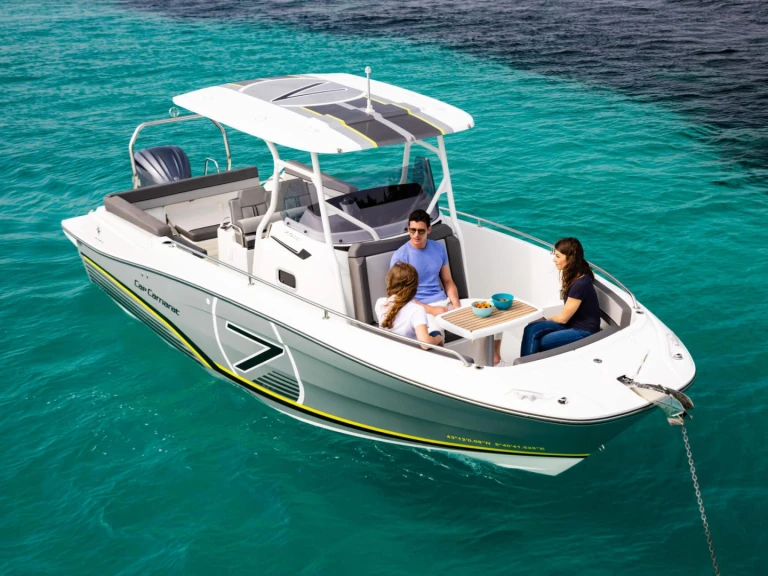 Jeanneau Cap Camarat 7.5 CC między profesjonalistami a osobami prywatnymi w Rapallo