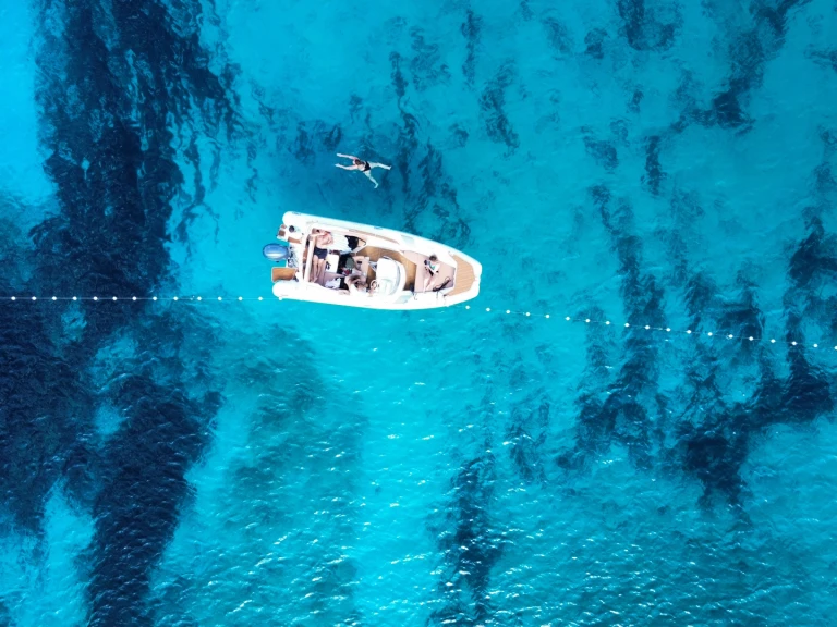 Wynajmij Aquamax BF150XU w Hvar