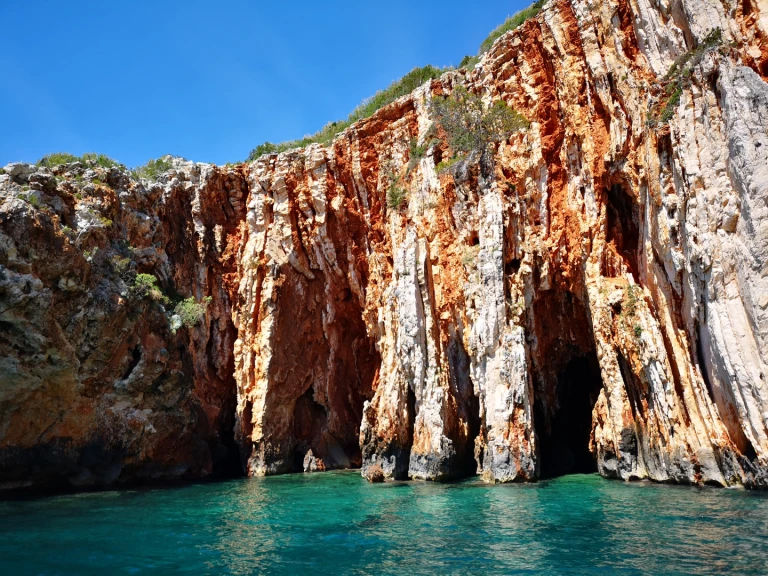 Wynajem łodzi Hvar tanio BF150XU