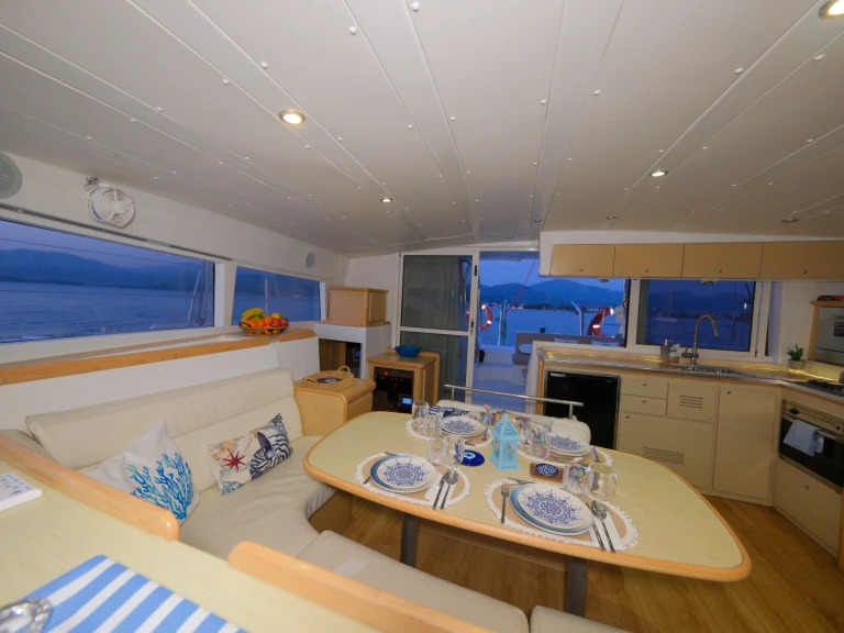 Wynajem Żaglowiec Lagoon z patentem 