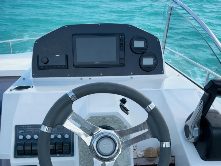 Wynajem Motorówka w Mandelieu-la-Napoule - Pacific Craft Pacific Craft 730 SC