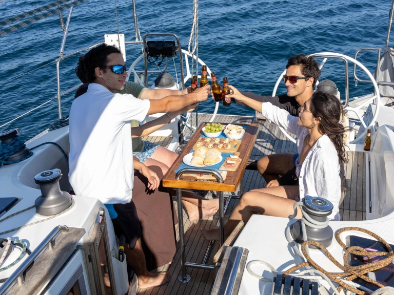 Wynajmij Żaglowiec z lub bez skippera Bavaria w Sines