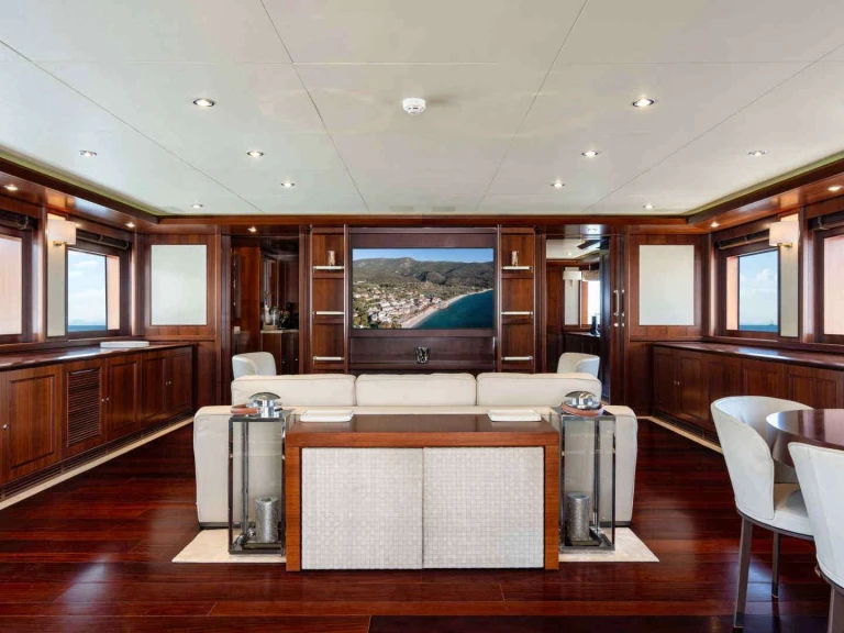 Wynajem łodzi CRN Ancona PALATIAL w Ateny na SamBoat 