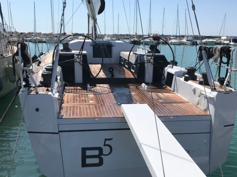 Wynajem Żaglowiec Vismara z patentem 