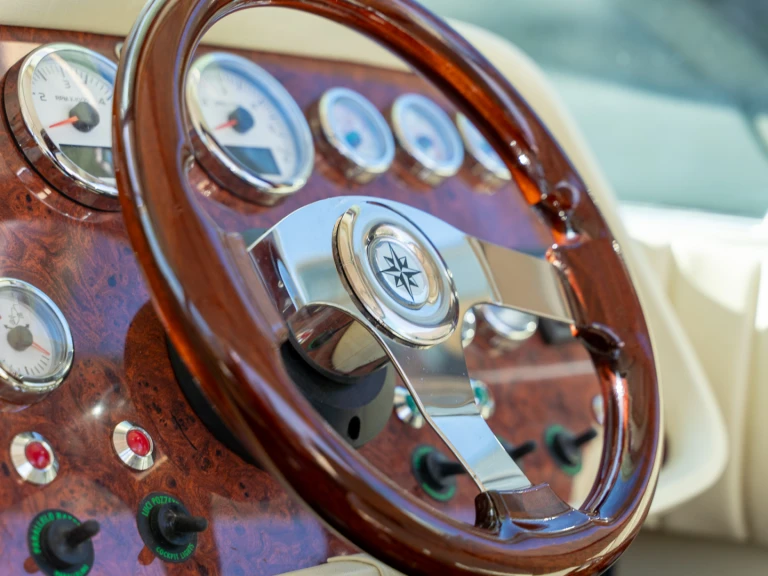 Wynajmij Motorówka z lub bez skippera Colombo w Como (City)