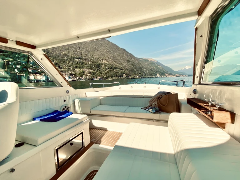 Wynajem Motorówka Colombo z patentem 