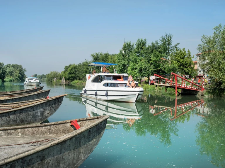 Wynajmij Luksusowy jacht z lub bez skippera Houseboat Holidays Italia S.R.L. w Casale sul Sile