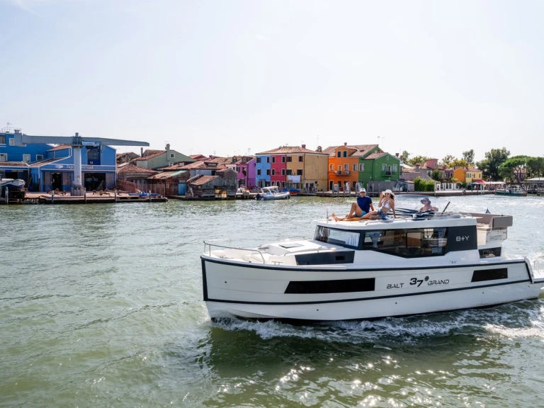 Wynajem Luksusowy jacht Balt-Yacht z patentem 