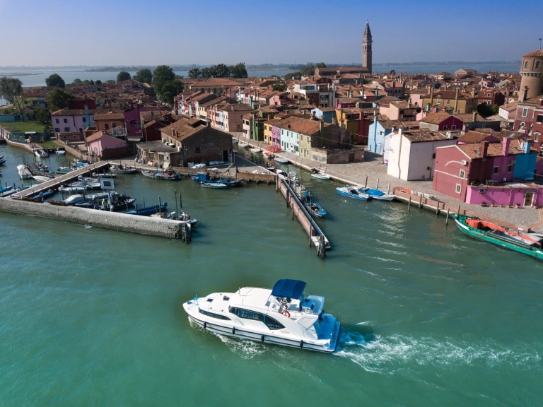 Wynajem Luksusowy jacht Houseboat Holidays Italia S.R.L. z patentem 