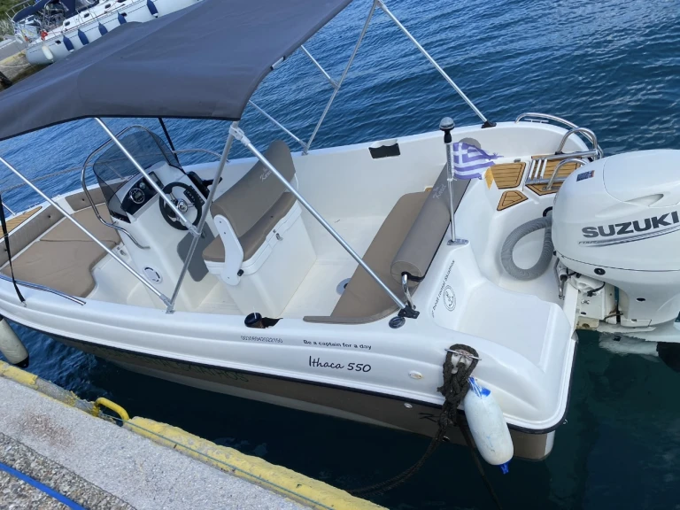 Wynajem Motorówka Karel z patentem 