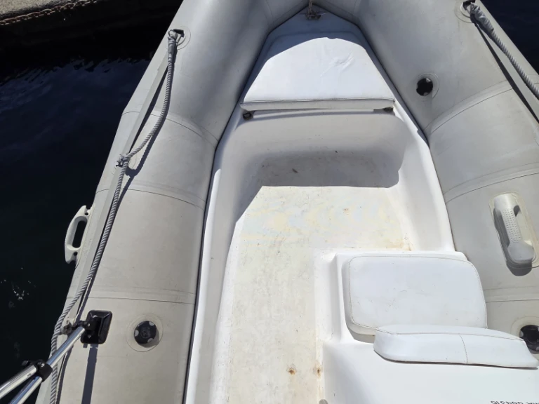 Wynajem łodzi Toulon tanio International