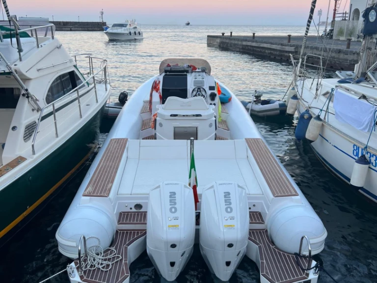 Wynajem łodzi Neapol tanio Salina 33