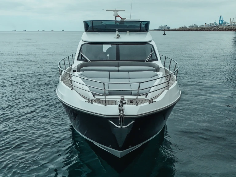 Wynajmij Motorówka z lub bez skippera Azimut w Palma de Mallorca