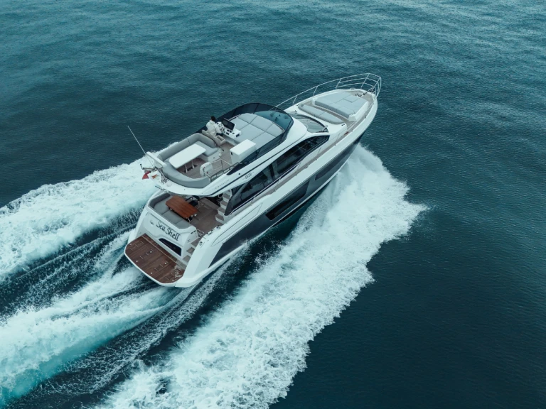 Azimut Azimut 53 Fly między profesjonalistami a osobami prywatnymi w Palma de Mallorca