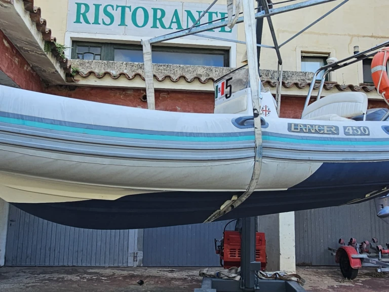 Wynajmij Capelli Lancer 480 w La Maddalena