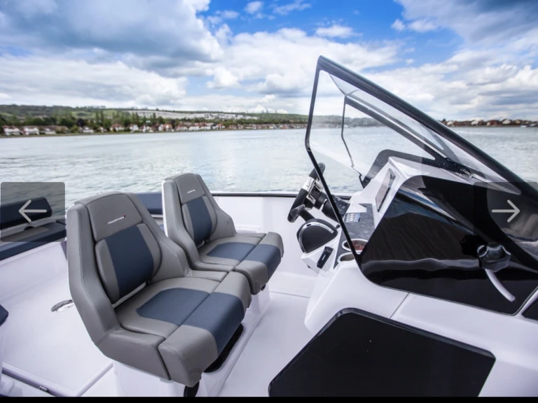 Motorówka do wynajmu w Split w najlepszej cenie