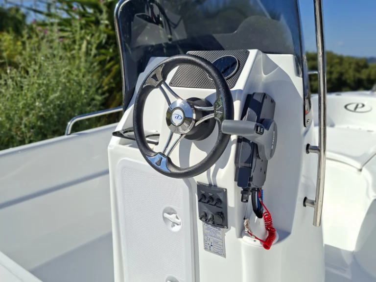 Motorówka do wynajmu w Kerí w najlepszej cenie