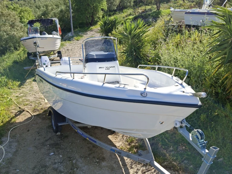 Motorówka do wynajmu w Kerí w najlepszej cenie