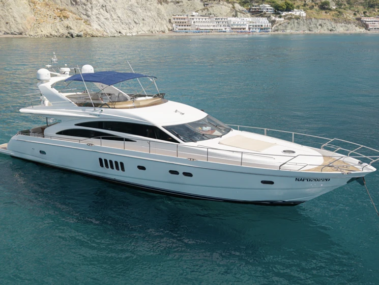 Wynajmij Princess Princess 67 Fly w Castellammare di Stabia