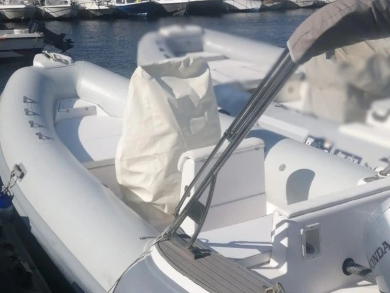 op marine 19 między profesjonalistami a osobami prywatnymi w Sorrento