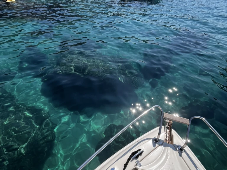 Eolo Eolo 650 Day L między profesjonalistami a osobami prywatnymi w Qawra