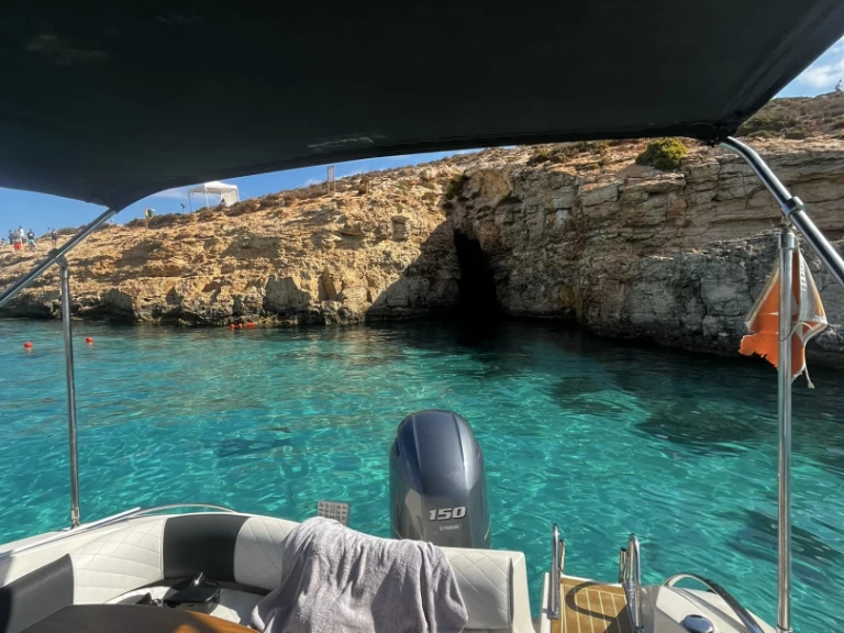 Wynajmij Eolo Eolo 650 Day L w Qawra