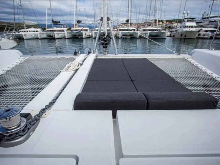 Wynajmij Katamaran z lub bez skippera Lagoon w Pescara