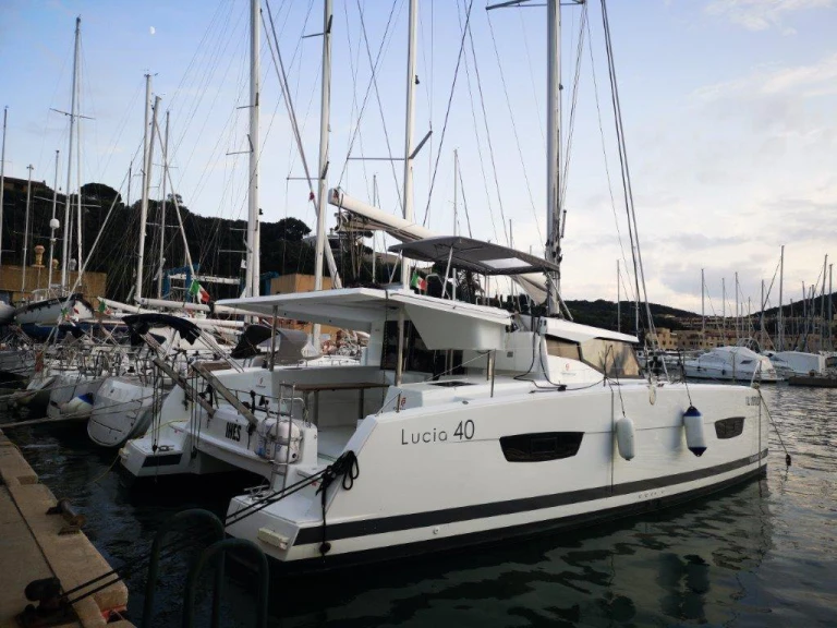 Wynajem Katamaran w Portisco - Fountaine Pajot Lucia 40