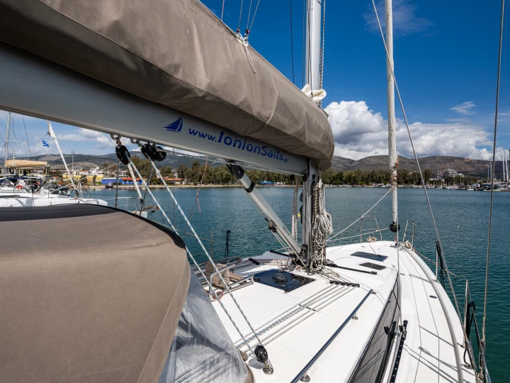 Wynajmij Bavaria Bavaria C38 w Nea Peramos